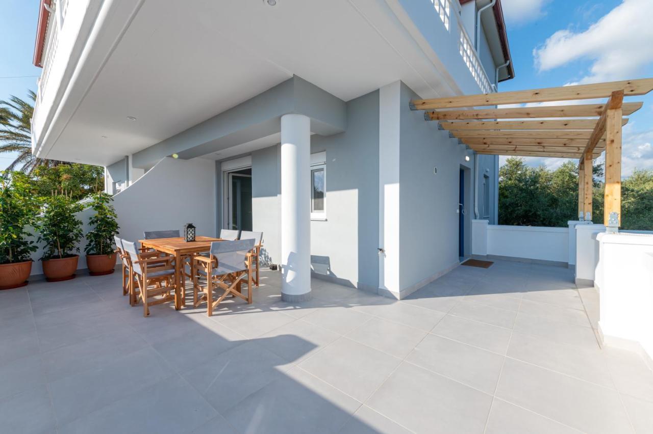 Rizes Seaside Homes Vromonérion Exterior foto