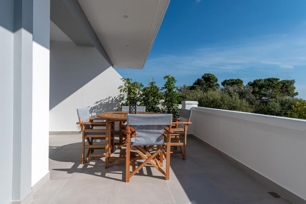 Rizes Seaside Homes Vromonérion Exterior foto